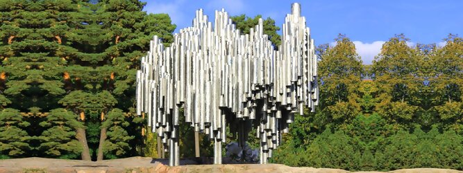 Trip Barcelona Reisetipps - Sibelius Monument in Helsinki, Finnland. Wie stilisierte Orgelpfeifen, verblüfft die abstrakt kühne Optik dieser Skulptur und symbolisiert das kreative künstlerische Musikschaffen des weltberühmten finnischen Komponisten Jean Sibelius. Das imposante Denkmal liegt in einem wunderschönen Park. Der als „Johann Julius Christian Sibelius“ geborene Jean Sibelius ist für die Finnen eine äußerst wichtige Person und gilt als Ikone der finnischen Musik. Die bekanntesten Werke des freischaffenden Komponisten sind Symphonie 1-7, Kullervo und Violinkonzert. Unzählige Besucher aus nah und fern kommen in den Park, um eines der meistfotografierten Denkmäler Finnlands zu sehen.